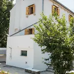 Casa *